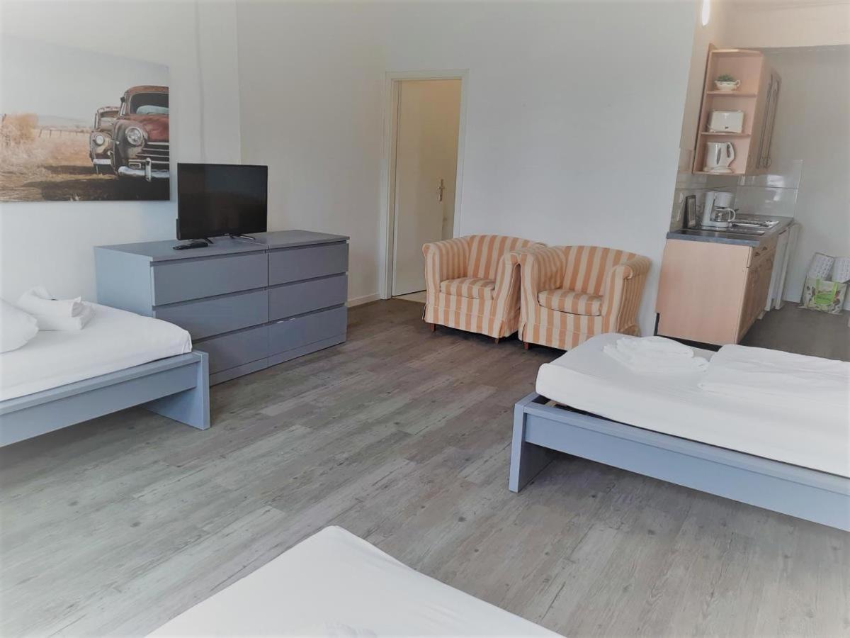 Mehrbett-Apartment 8 Citynah, Einfache Ausstattung Hamburg Bagian luar foto